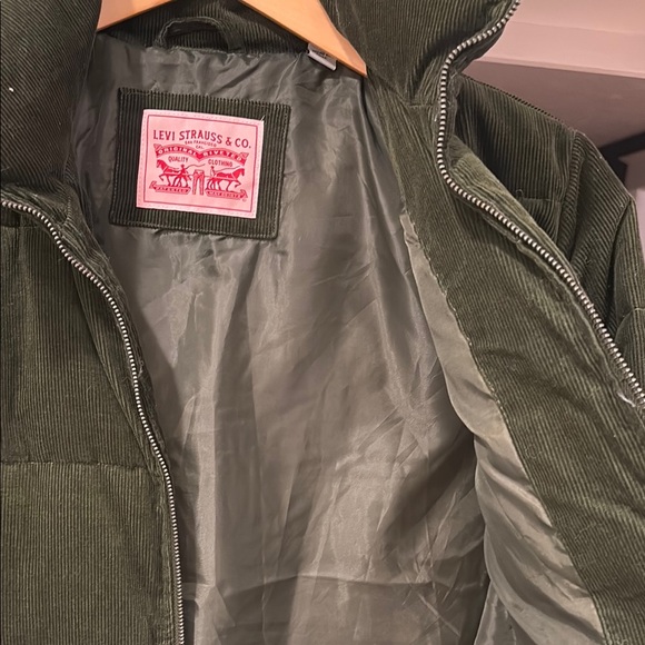 Levi’s Women’s Green Corduroy Jacket. Size small. - Picture 8 of 9